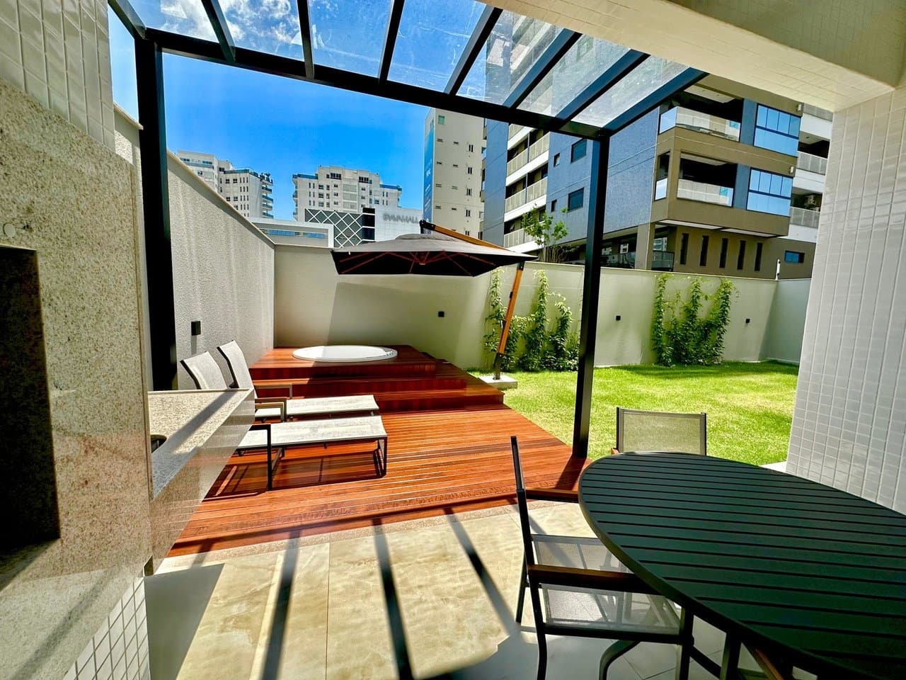Apartamento de 3 quartos com 3 suítes e 185 m² em Itajaí