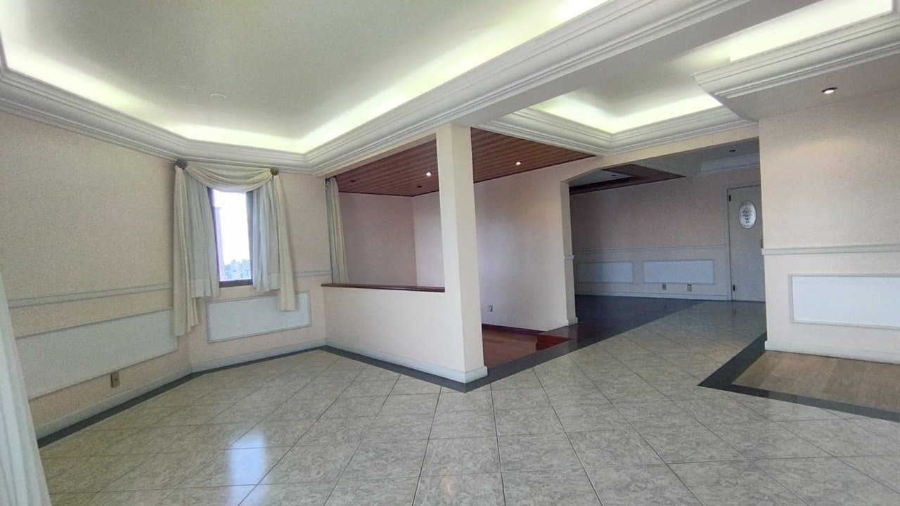 Cobertura de 6 quartos com 5 suítes e 548 m² em Itajaí