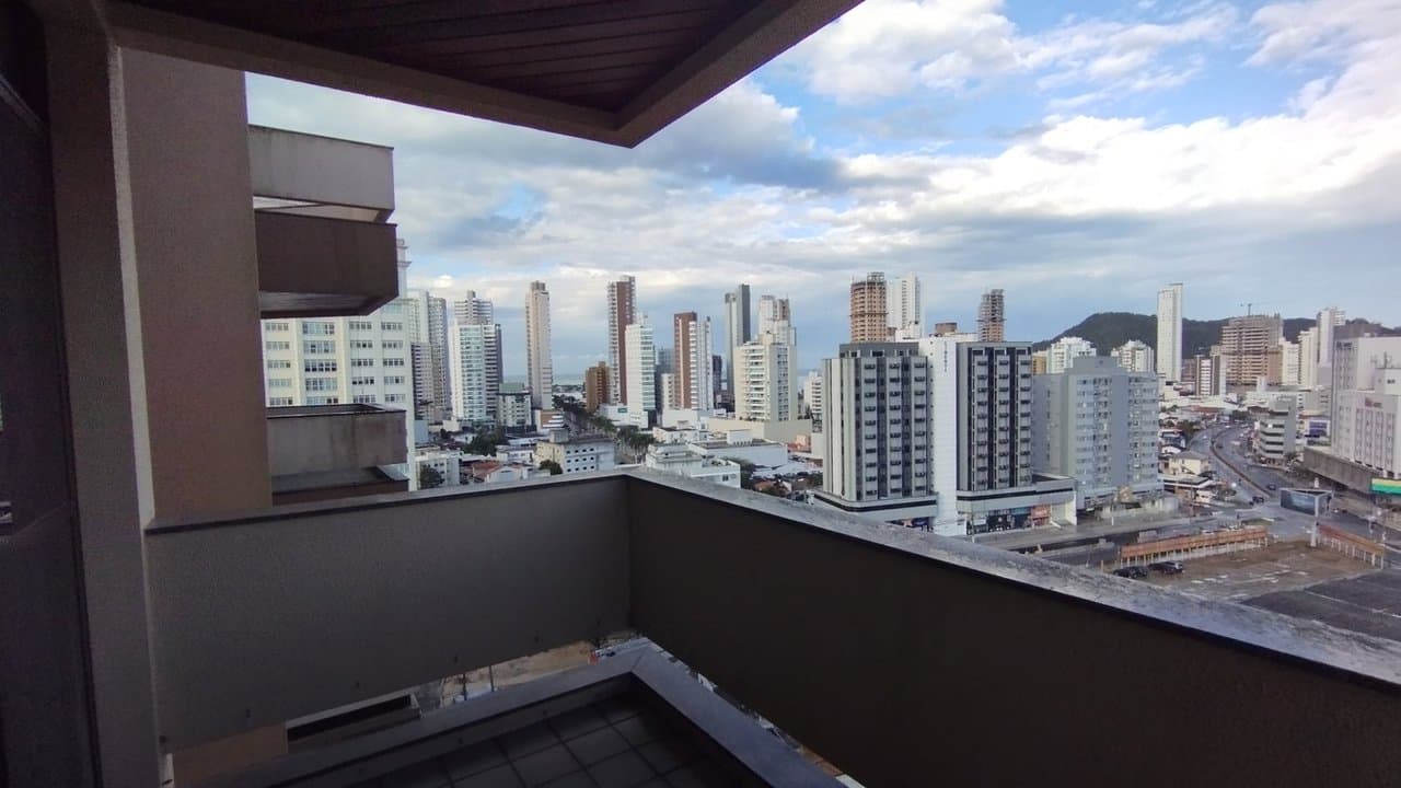 Cobertura de 6 quartos com 5 suítes e 548 m² em Itajaí