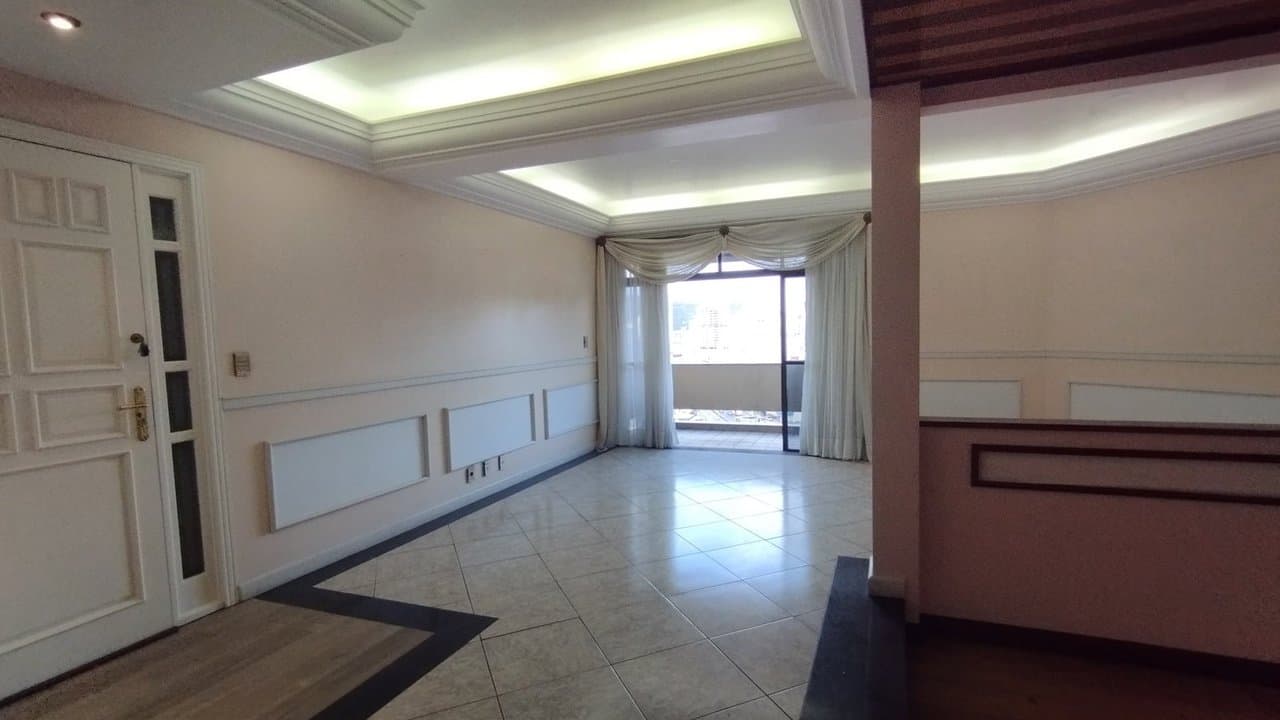 Cobertura de 6 quartos com 5 suítes e 548 m² em Itajaí