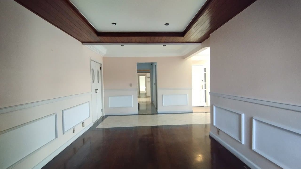 Cobertura de 6 quartos com 5 suítes e 548 m² em Itajaí