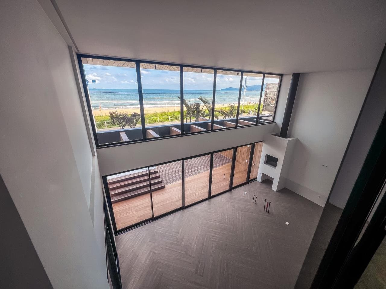 Apartamento de 4 quartos com 4 suítes e 345 m² em Itajaí