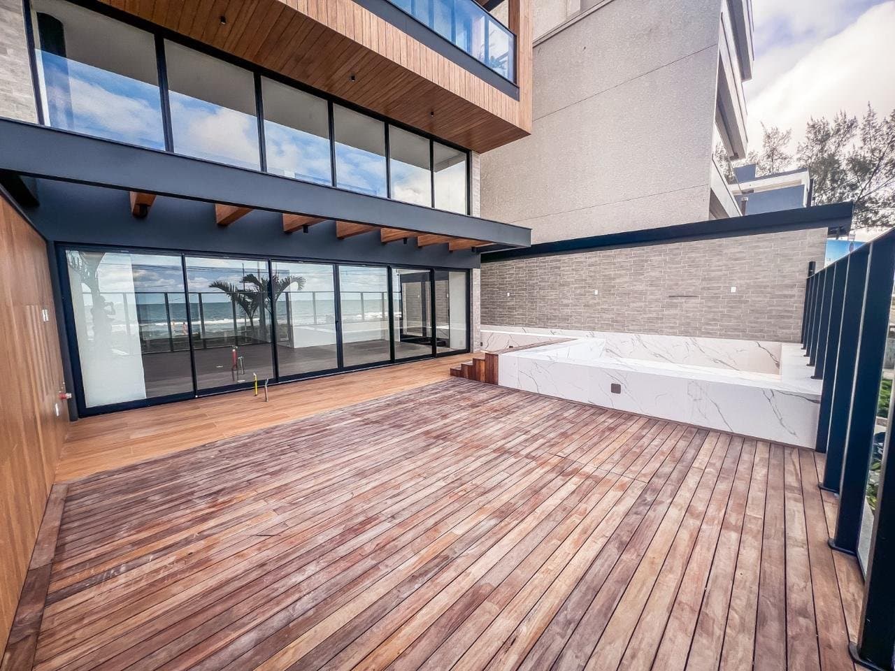 Apartamento de 4 quartos com 4 suítes e 345 m² em Itajaí