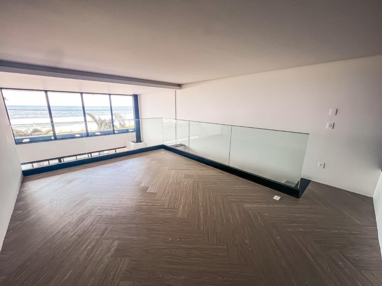 Apartamento de 4 quartos com 4 suítes e 345 m² em Itajaí