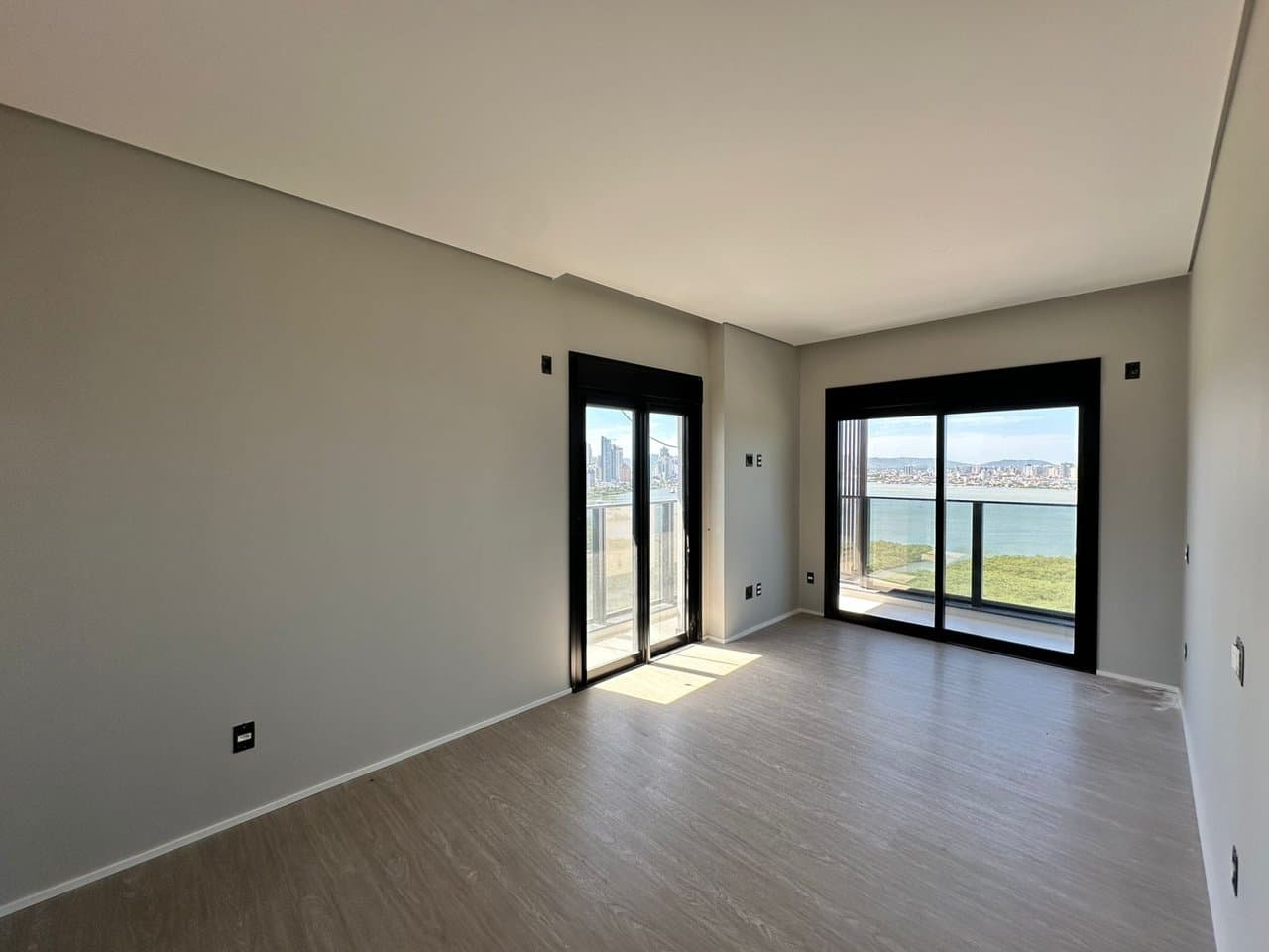 Apartamento de 3 quartos com 3 suítes e 129 m² em Itajaí