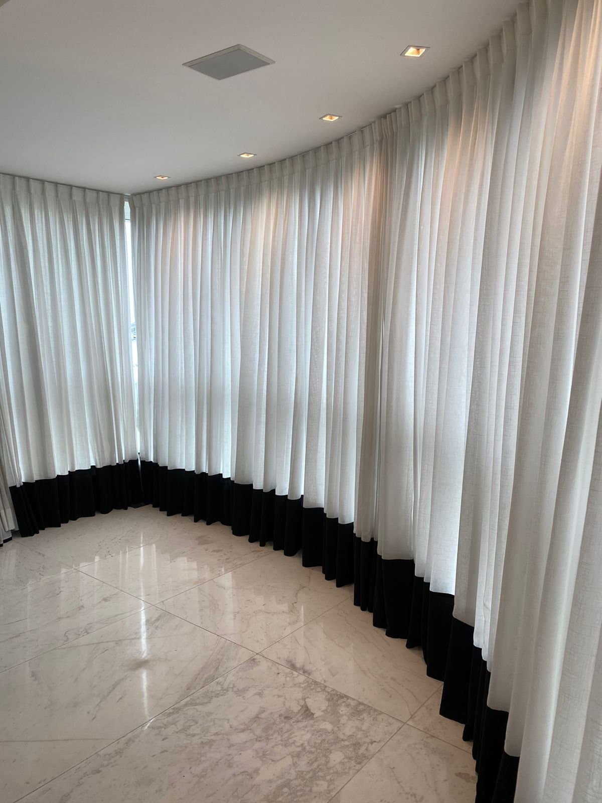 Apartamento de 3 quartos com 3 suítes e 231 m² em Itajaí