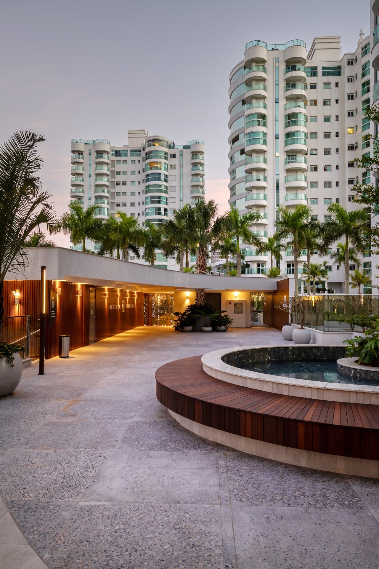 Apartamento de 4 quartos com 4 suítes e 180 m² em Itajaí