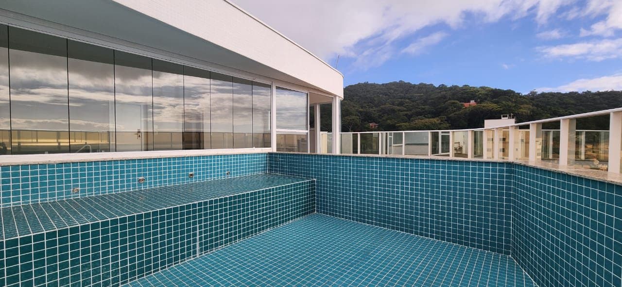 Apartamento de 4 quartos com 4 suítes e 276 m² em Itajaí