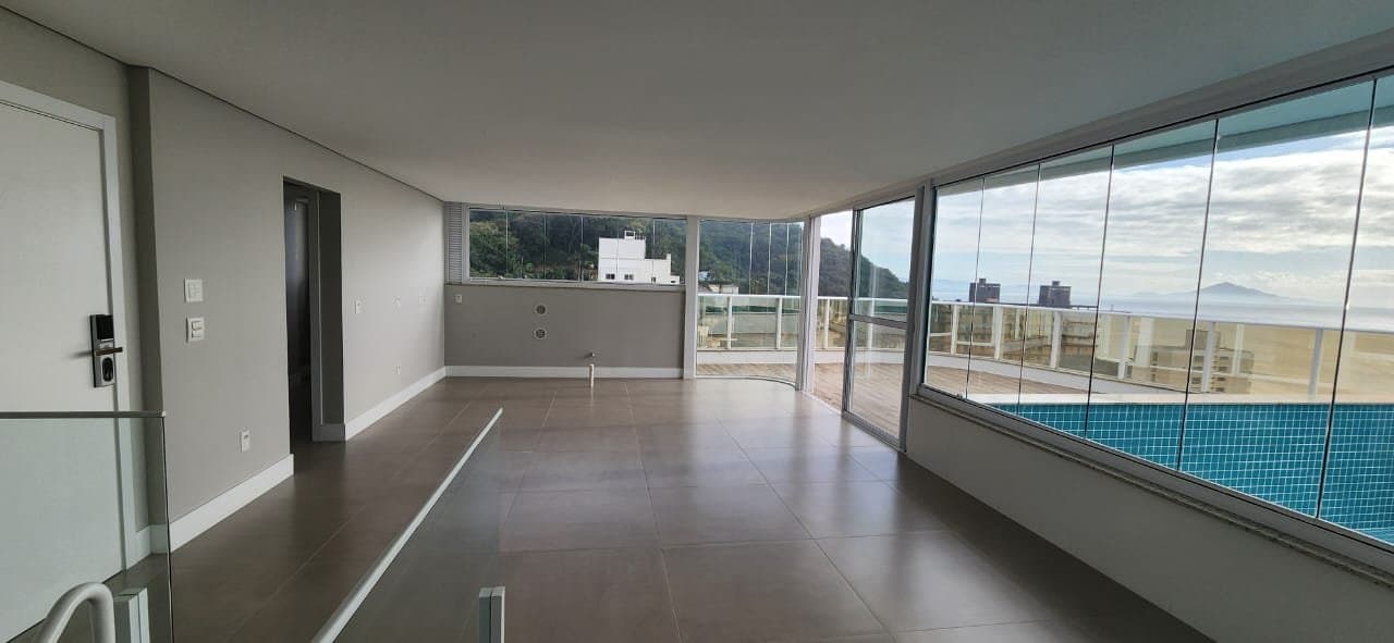 Apartamento de 4 quartos com 4 suítes e 276 m² em Itajaí