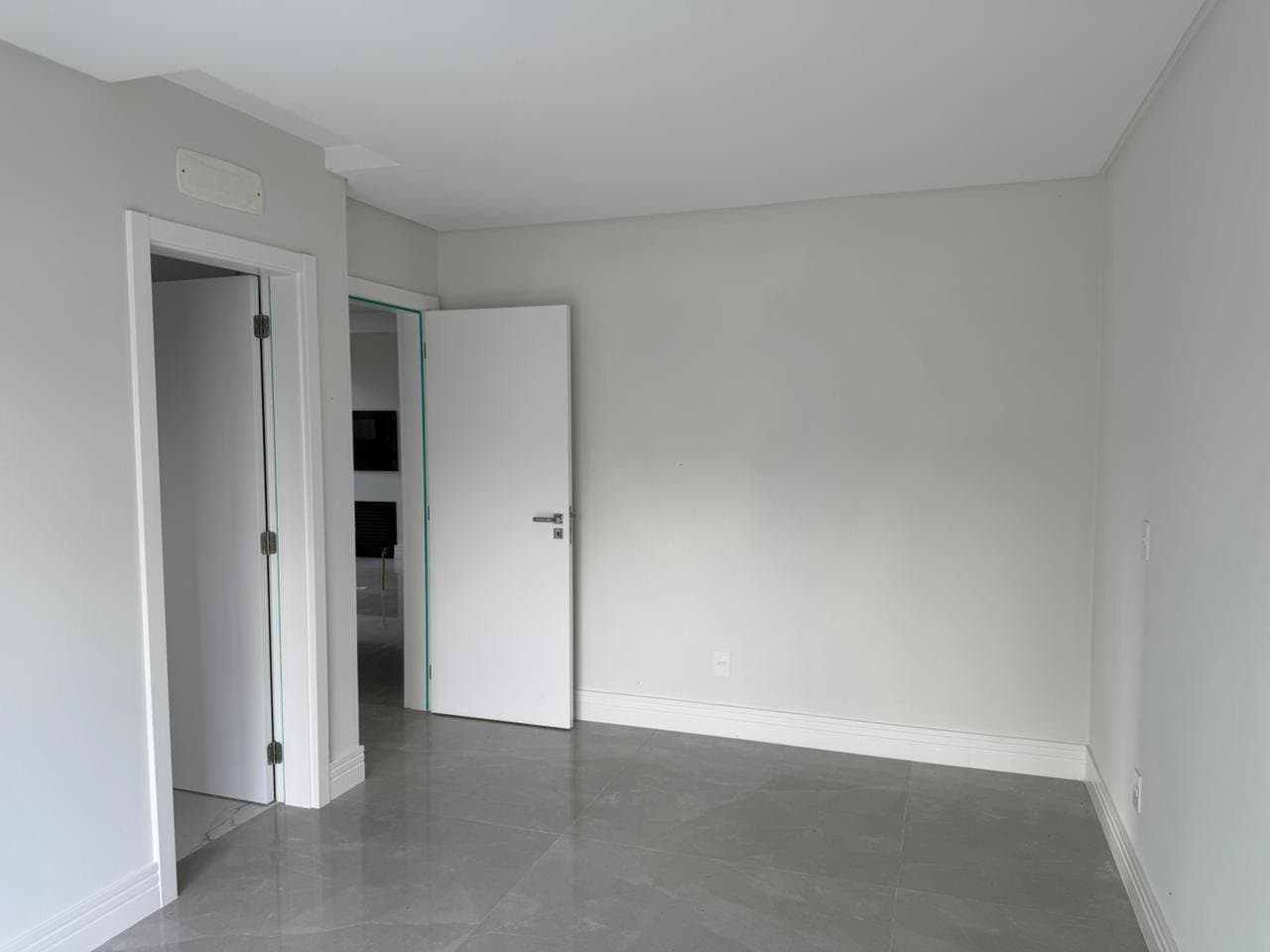 Apartamento de 2 quartos com 2 suítes e 92 m² em Itajaí