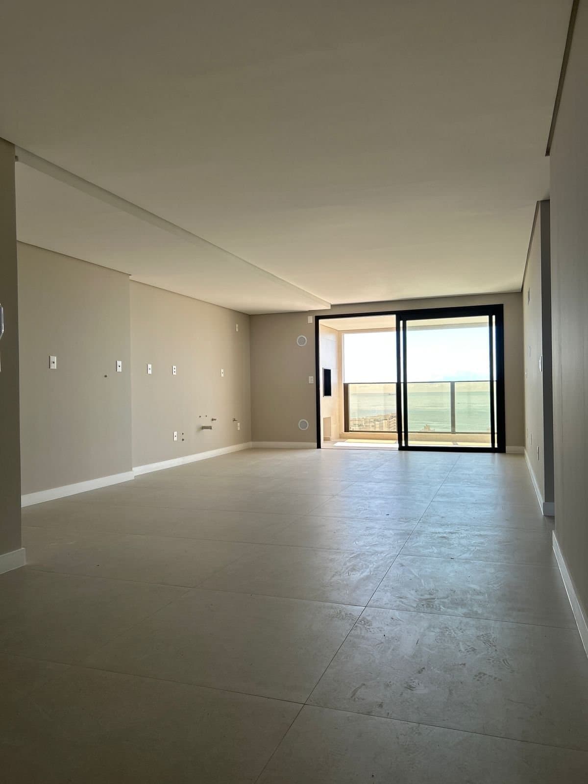 Apartamento de 3 quartos com 3 suítes e 121 m² em Itajaí