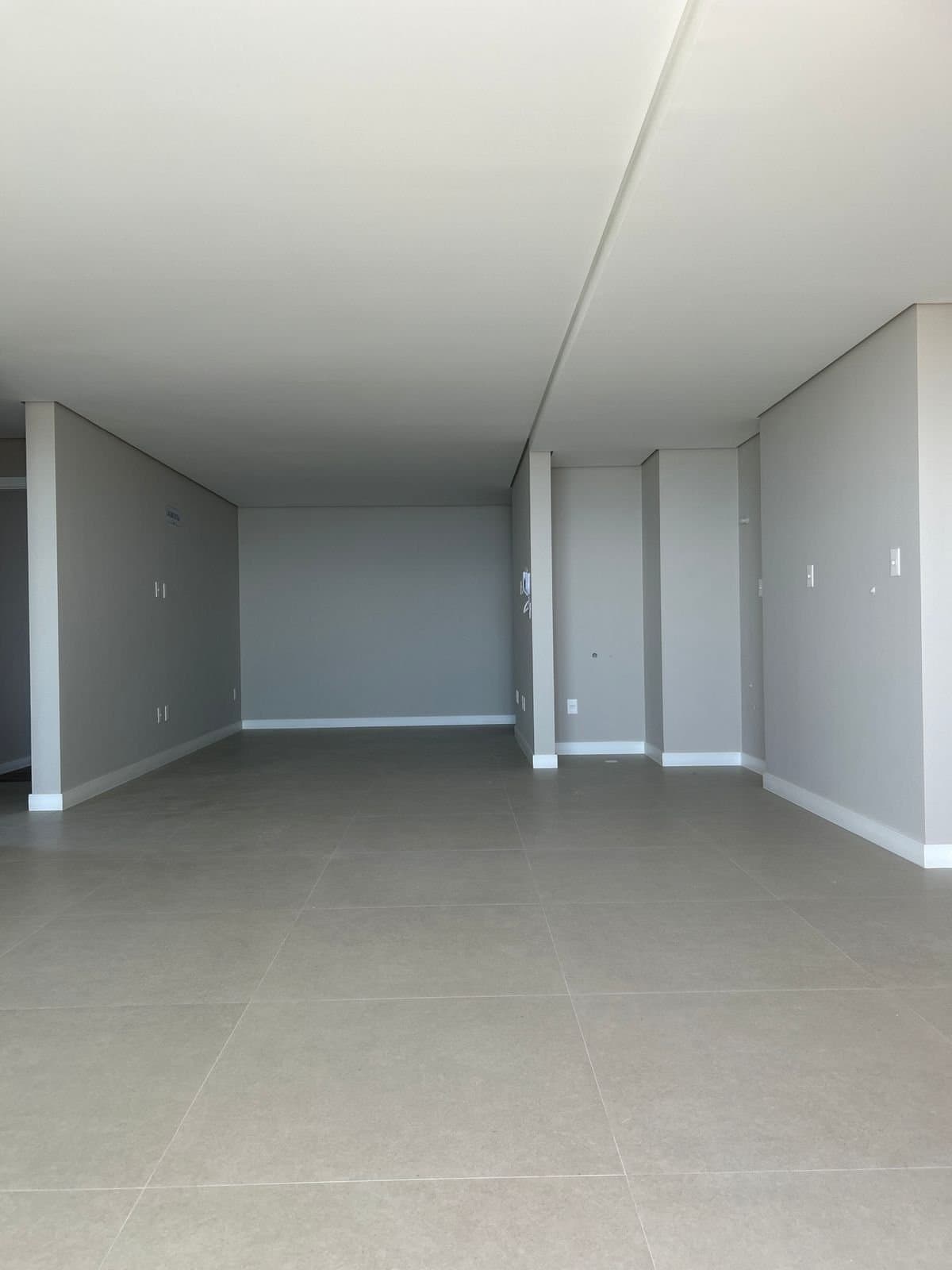 Apartamento de 3 quartos com 3 suítes e 121 m² em Itajaí