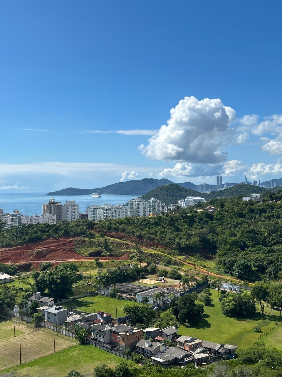 Apartamento de 3 quartos com 3 suítes e 121 m² em Itajaí