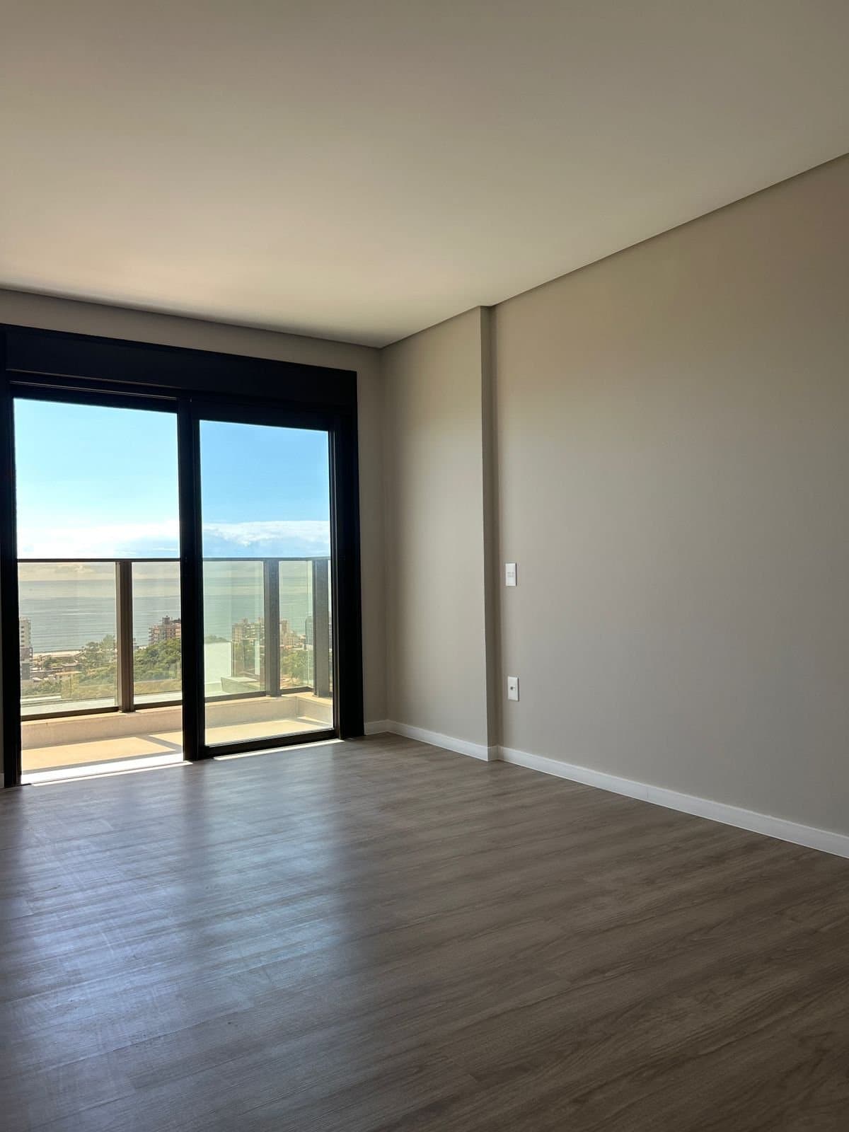 Apartamento de 3 quartos com 3 suítes e 121 m² em Itajaí