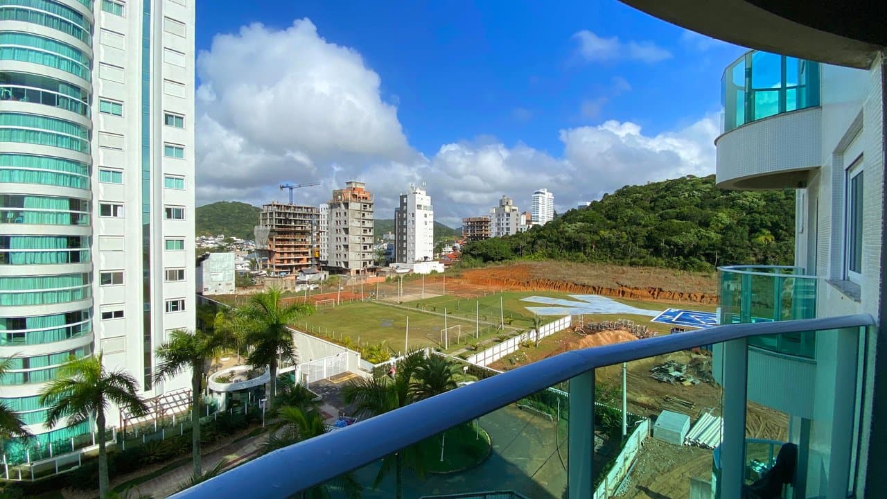 Apartamento de 4 quartos com 4 suítes e 180 m² em Praia Brava , Itajaí