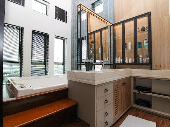Casa de 3 quartos com 3 suítes e 360 m² em Ressacada, Itajaí
