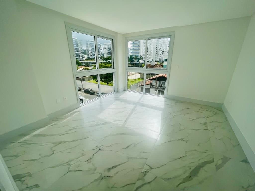 Apartamento de 3 quartos com 2 suítes e 110 m² em Praia Brava , Itajaí
