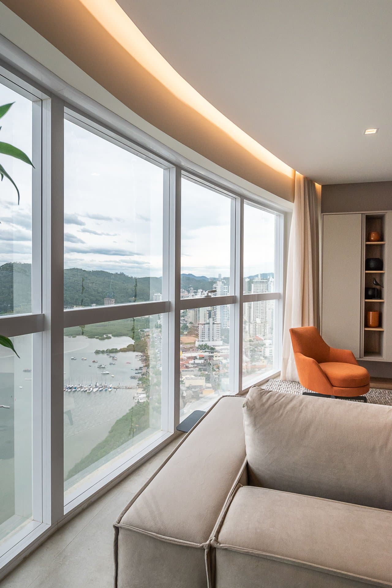 Apartamento de 3 quartos com 3 suítes e 329 m² em Fazenda, Itajaí