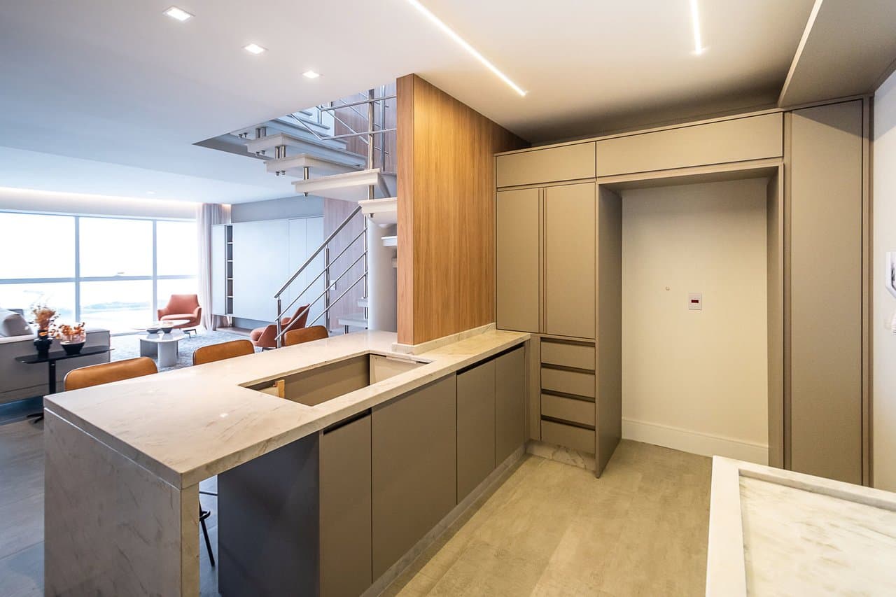 Apartamento de 3 quartos com 3 suítes e 329 m² em Fazenda, Itajaí