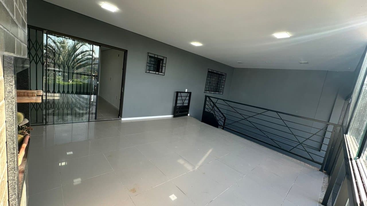 Casa de 3 quartos com 2 suítes e 172 m² em São José