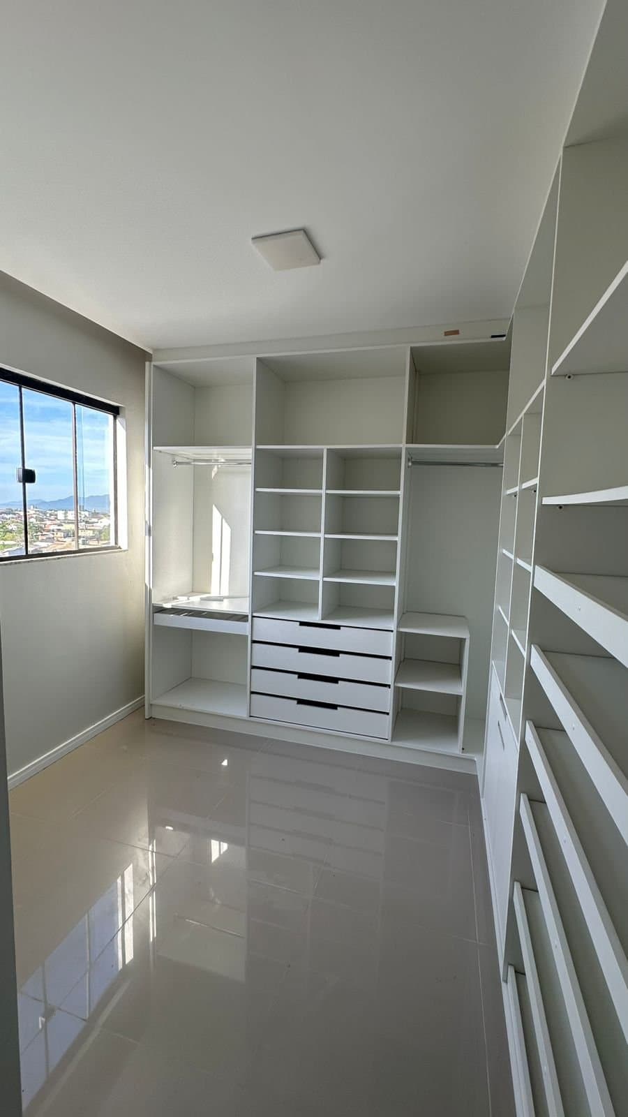 Casa de 3 quartos com 2 suítes e 172 m² em São José