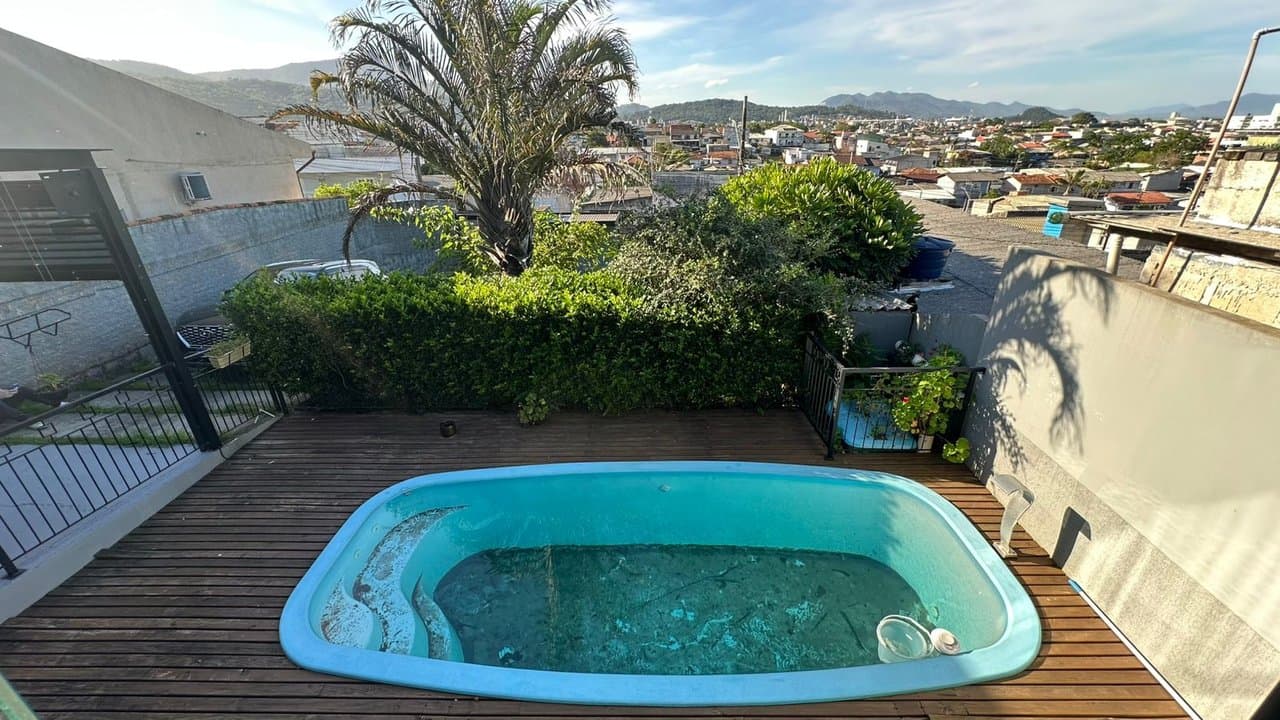 Casa de 3 quartos com 2 suítes e 172 m² em São José