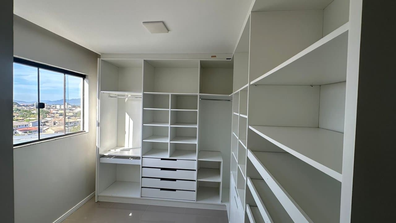 Casa de 3 quartos com 2 suítes e 172 m² em São José