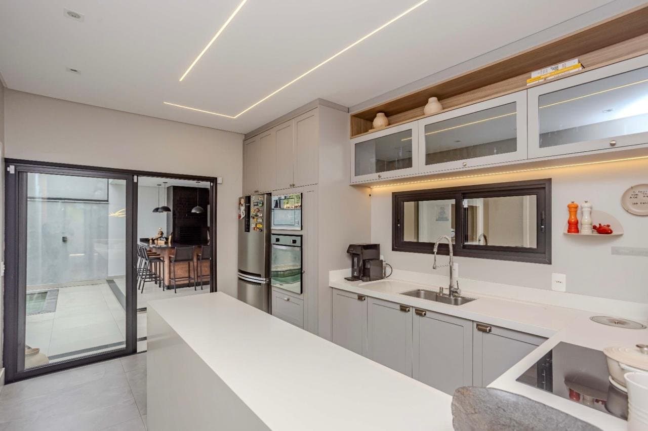 Casa de 2 quartos com 2 suítes e 157 m² em Camboriú