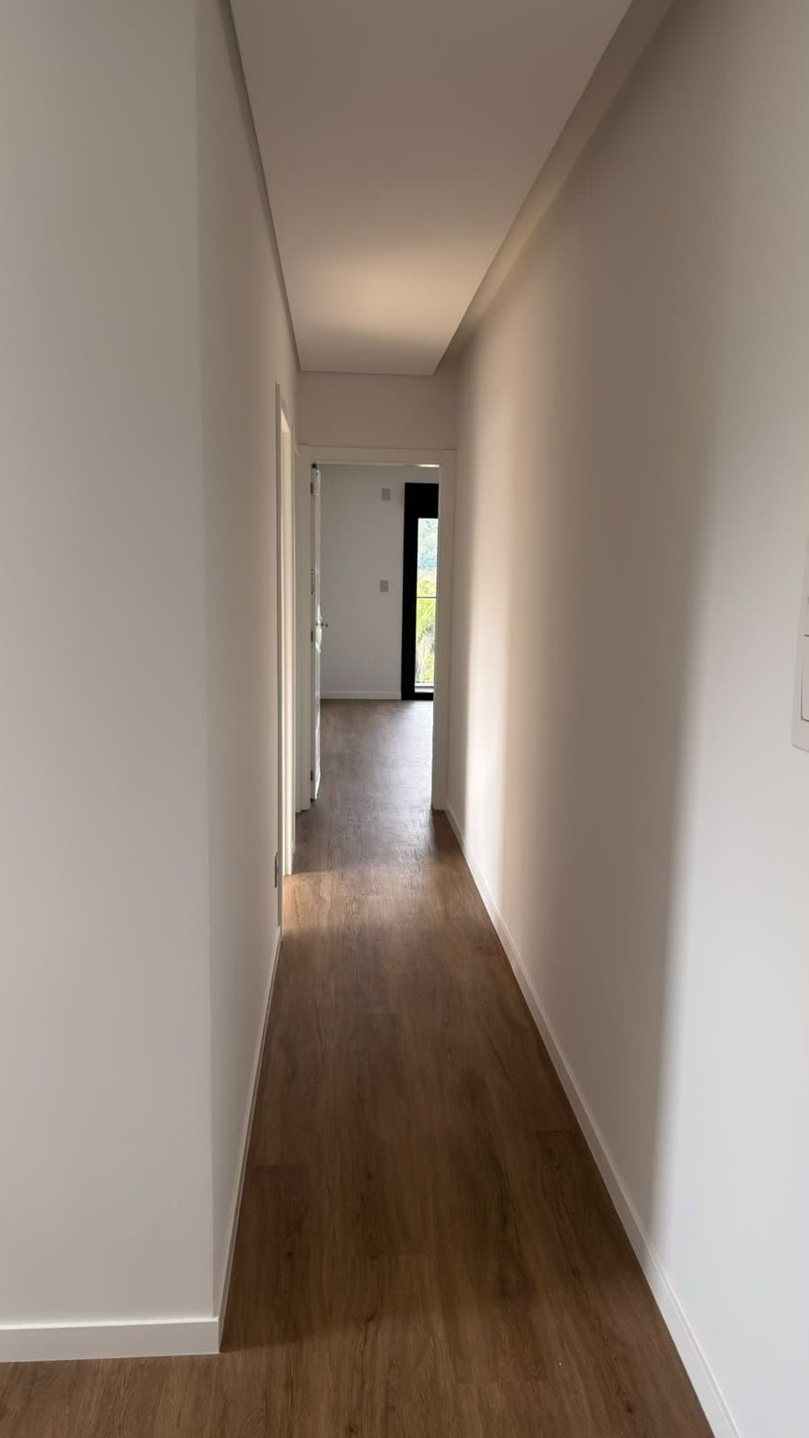 Casa de 4 quartos com 4 suítes e 331 m² em Camboriú