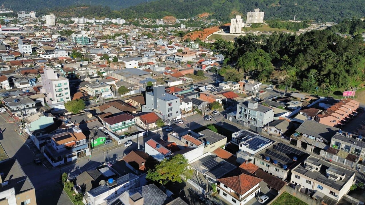 Casa de 3 quartos com 1 suíte e 200 m² em Camboriú