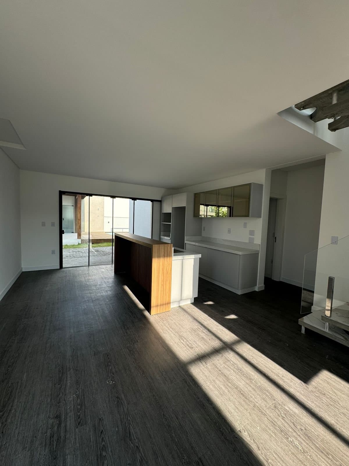 Casa de 4 quartos com 1 suíte e 225 m² em Camboriú
