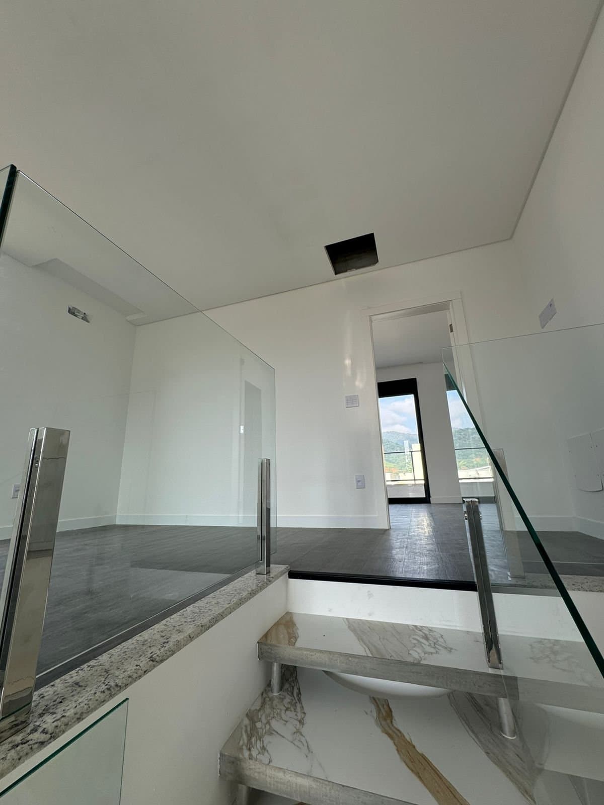 Casa de 4 quartos com 1 suíte e 225 m² em Camboriú