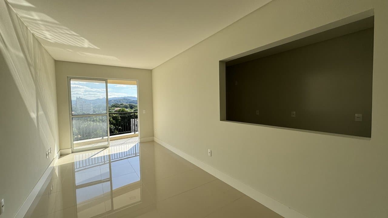 Apartamento de 2 quartos com 1 suíte e 77 m² em Camboriú