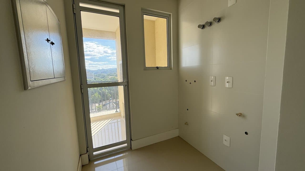 Apartamento de 2 quartos com 1 suíte e 77 m² em Camboriú