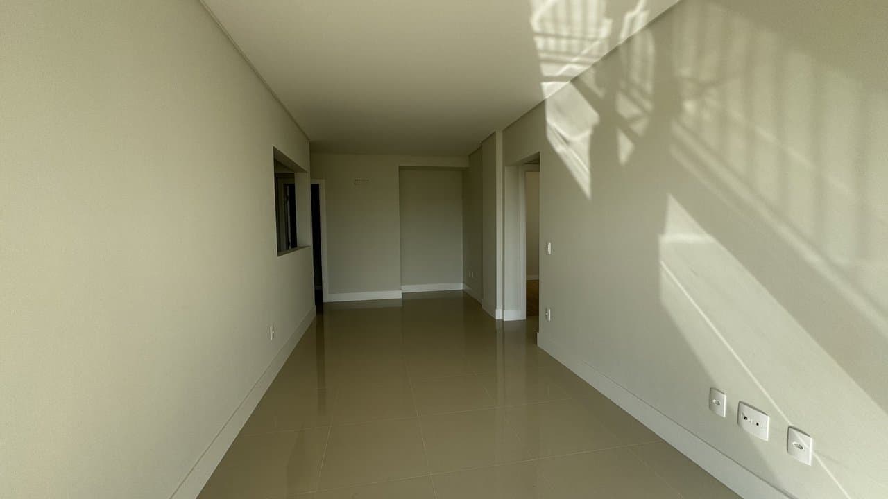 Apartamento de 2 quartos com 1 suíte e 77 m² em Camboriú
