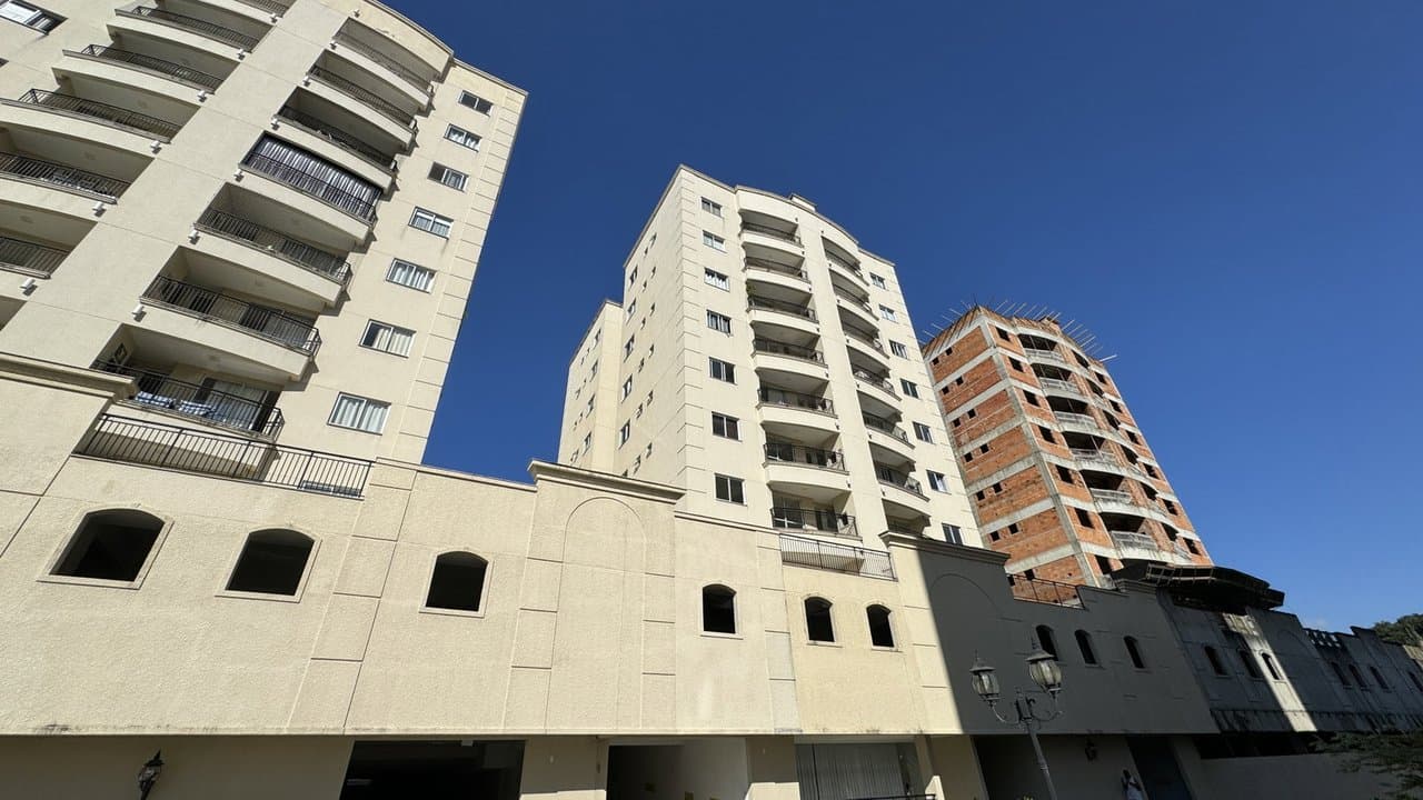 Apartamento de 2 quartos com 1 suíte e 77 m² em Camboriú