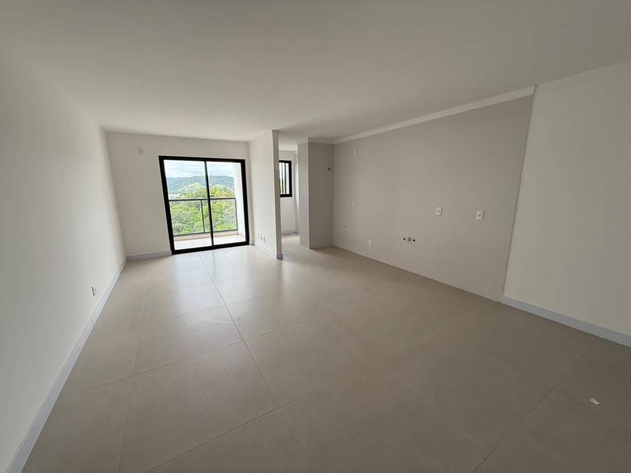 Apartamento de 3 quartos com 2 suítes e 92 m² em Camboriú