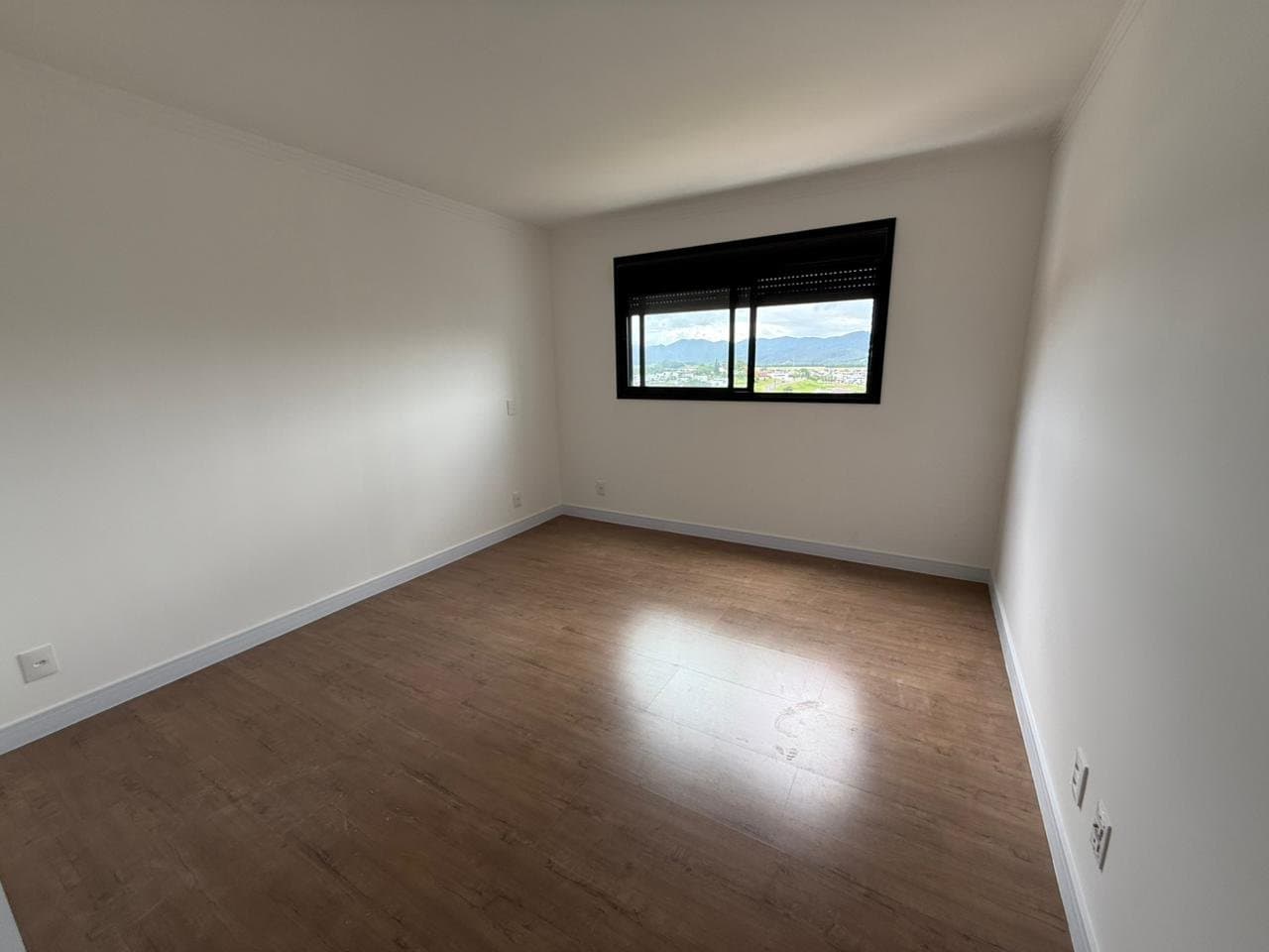 Apartamento de 3 quartos com 2 suítes e 92 m² em Camboriú