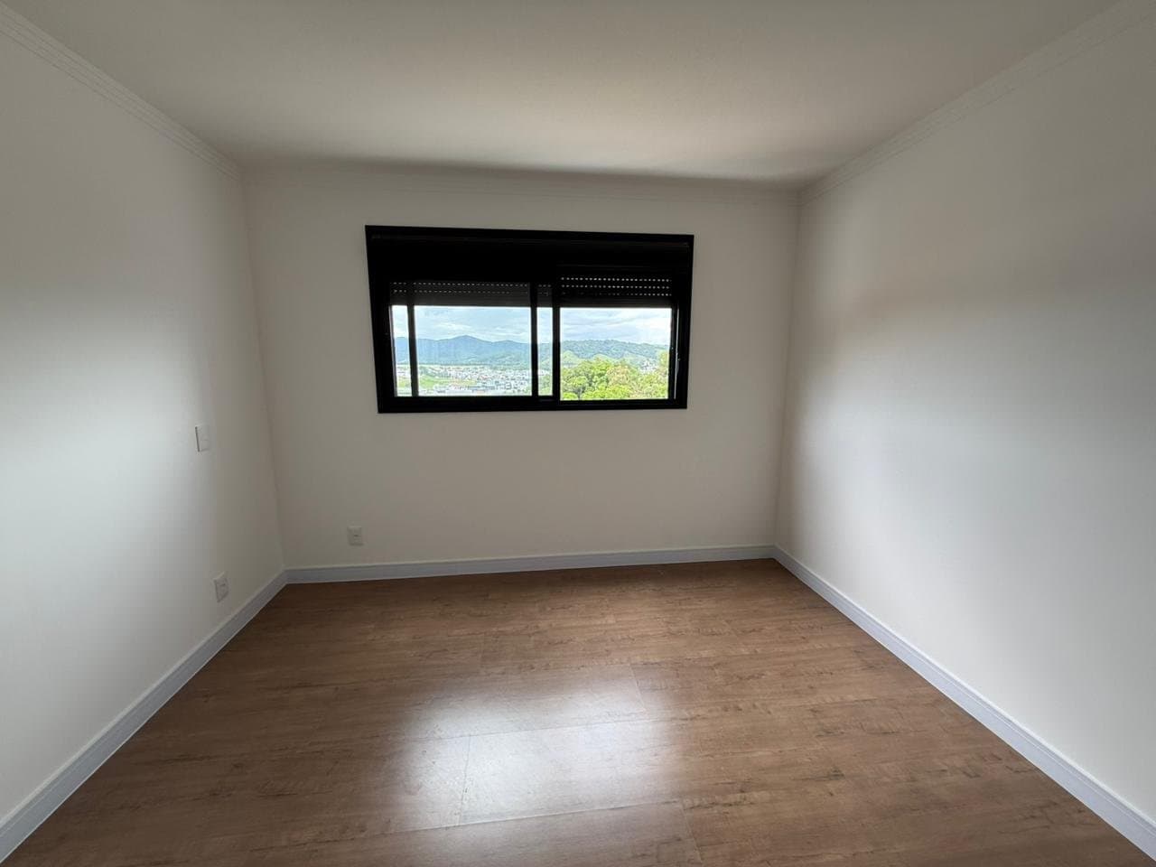Apartamento de 3 quartos com 2 suítes e 92 m² em Camboriú