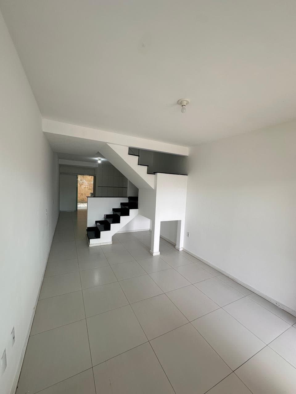 Casa de 2 quartos com 2 suítes e 76 m² em Camboriú