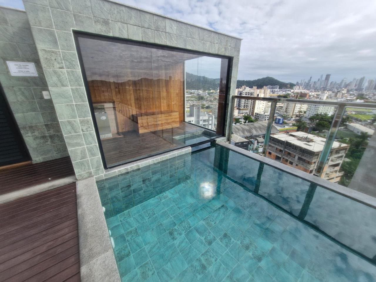 Apartamento de 1 quarto e 48 m² em Camboriú
