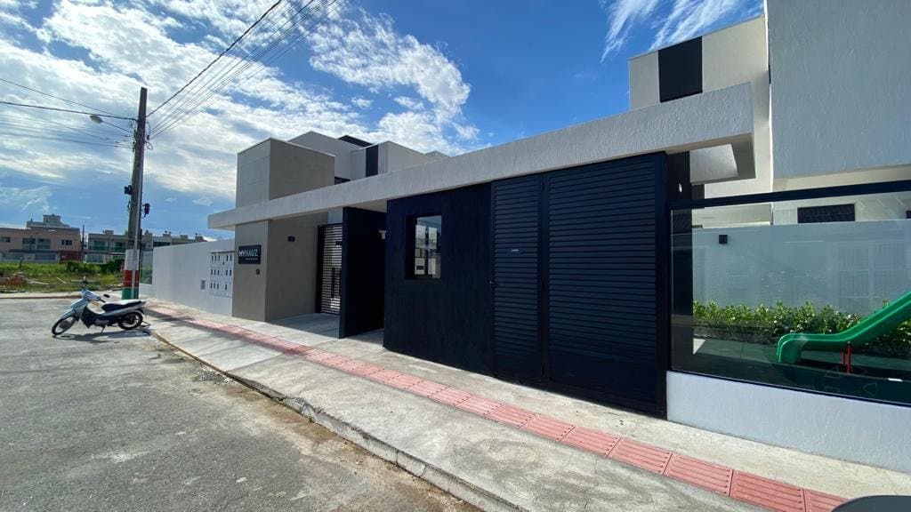 Casa de 2 quartos com 2 suítes e 68 m² em Camboriú