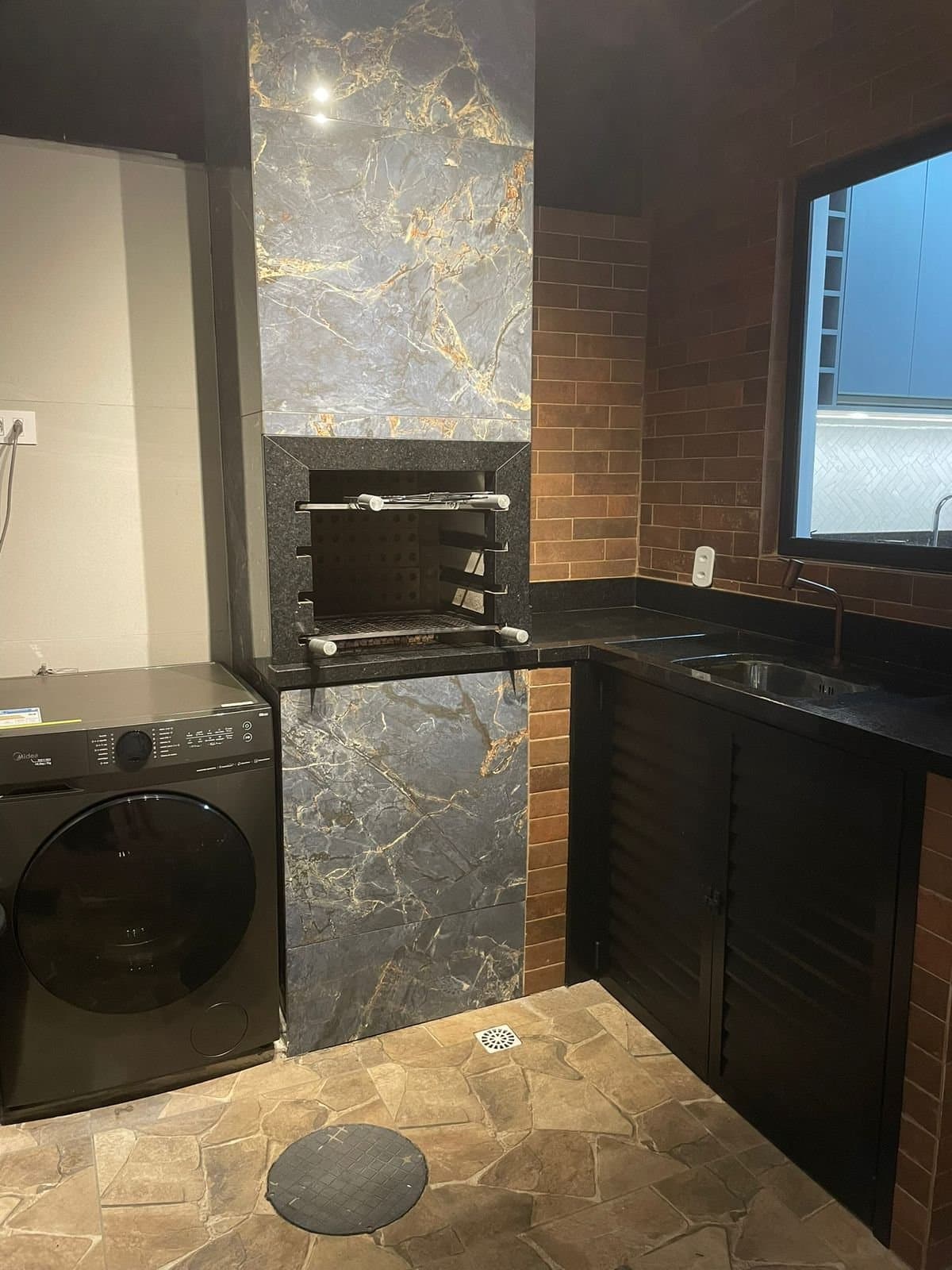 Casa de 2 quartos com 2 suítes e 68 m² em Camboriú