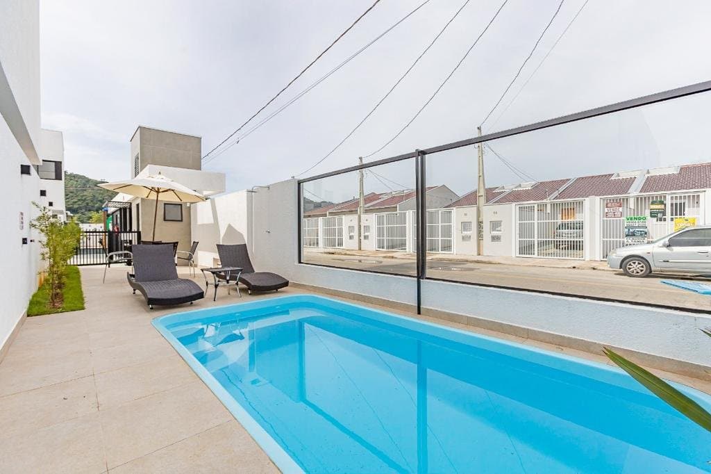 Casa de 2 quartos com 2 suítes e 68 m² em Camboriú