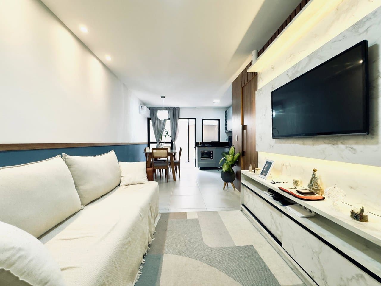 Casa de 2 quartos com 2 suítes e 68 m² em Camboriú