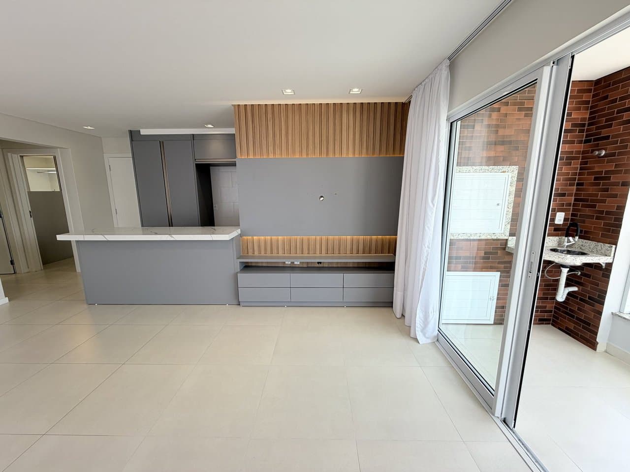 Apartamento de 2 quartos com 1 suíte e 80 m² em Camboriú