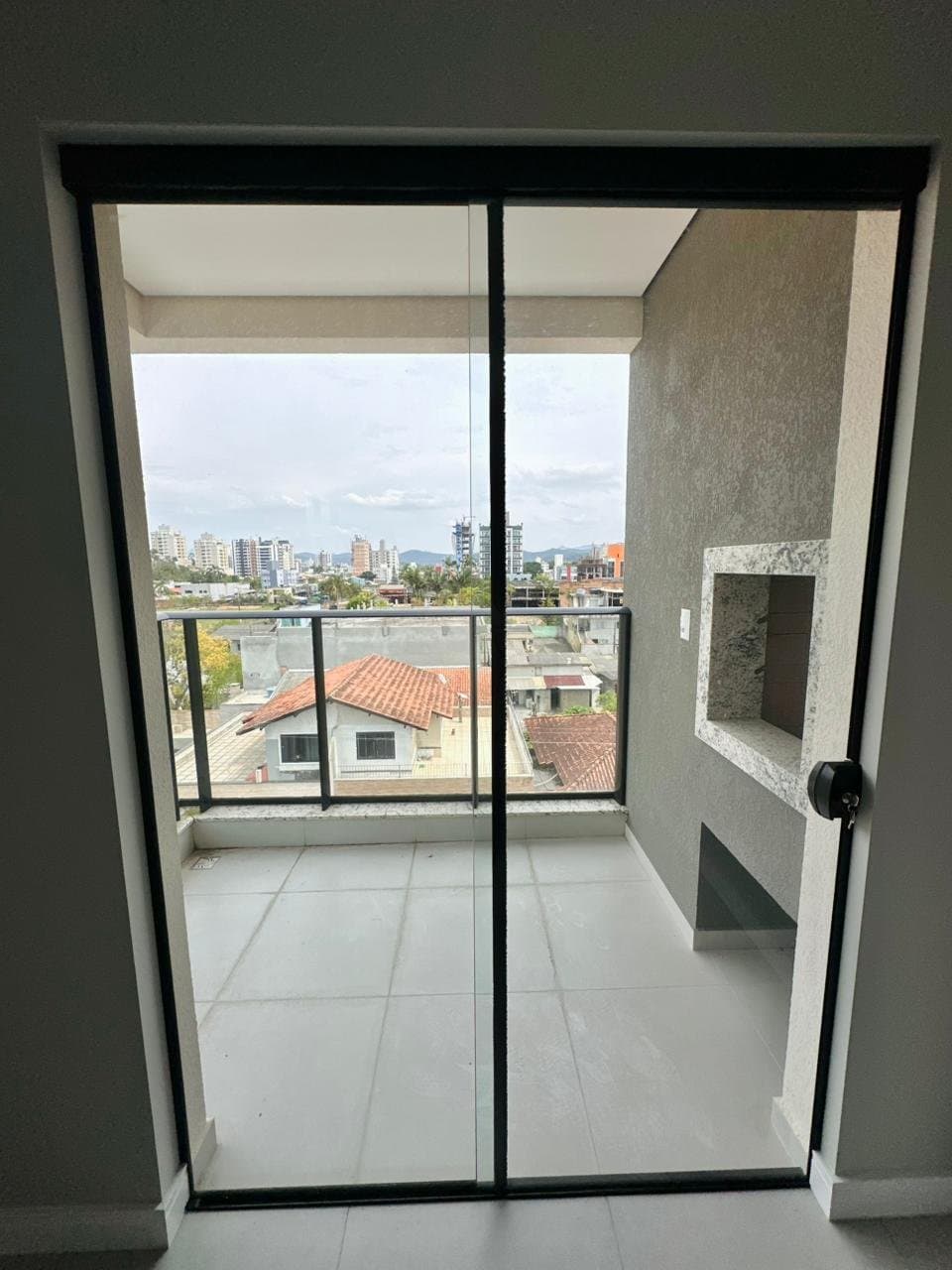Apartamento de 3 quartos com 1 suíte e 93 m² em Camboriú
