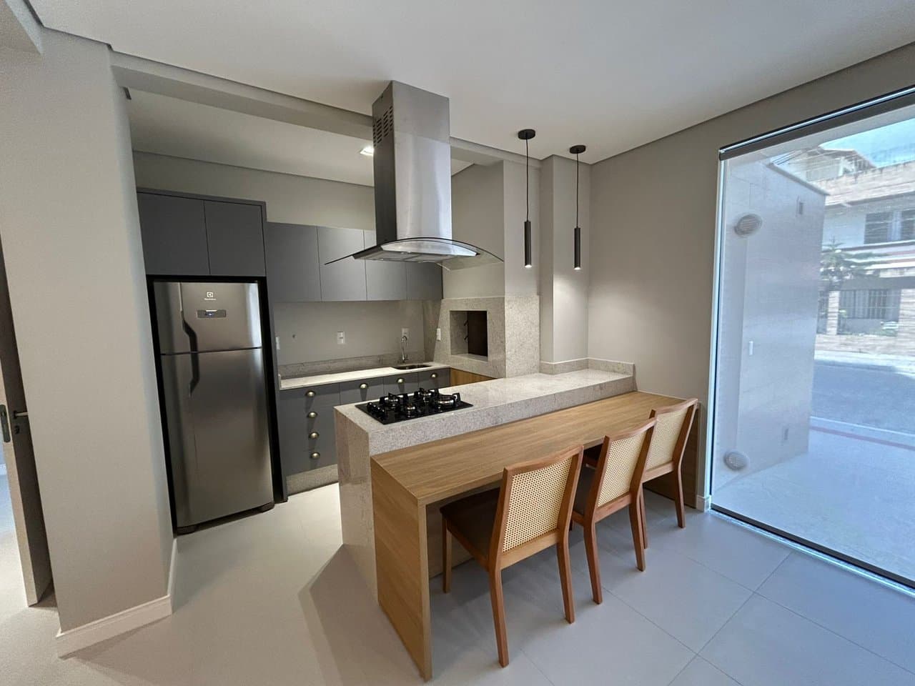 Apartamento de 3 quartos com 1 suíte e 93 m² em Camboriú