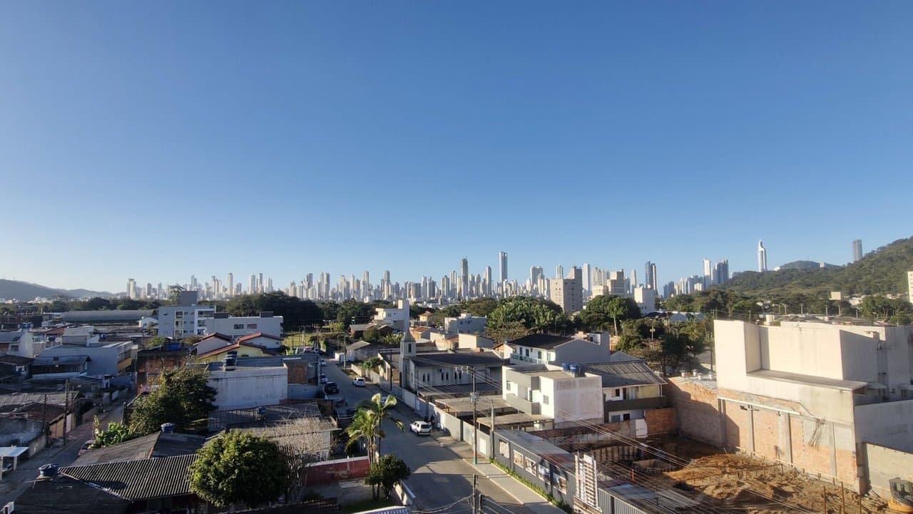 Apartamento de 3 quartos com 3 suítes e 99 m² em Camboriú