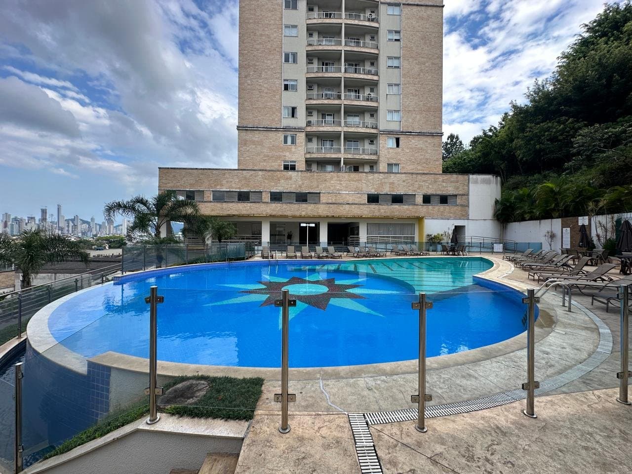 Apartamento de 2 quartos com 1 suíte e 72 m² em Camboriú